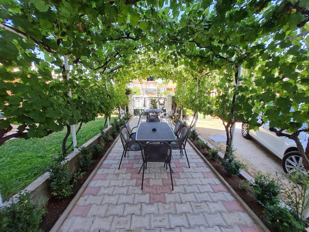 Guest House Barba Bibinje Kültér fotó